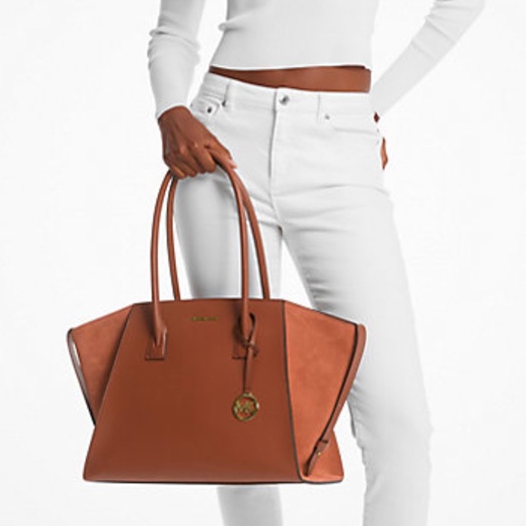 NWT Michael Kors XL Tote - Picture 5 of 12